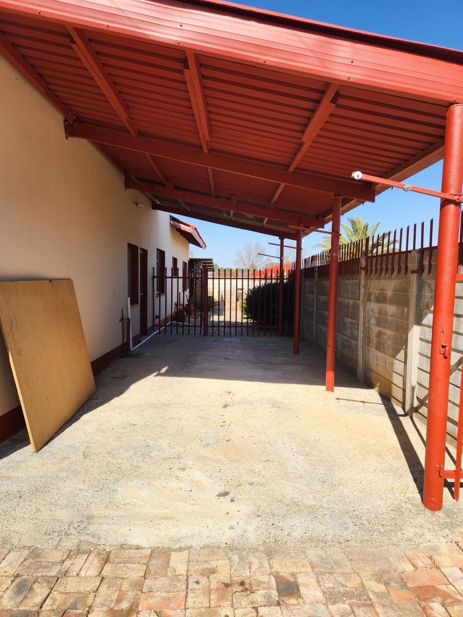 7 Bedroom Property for Sale in Hennenman Free State